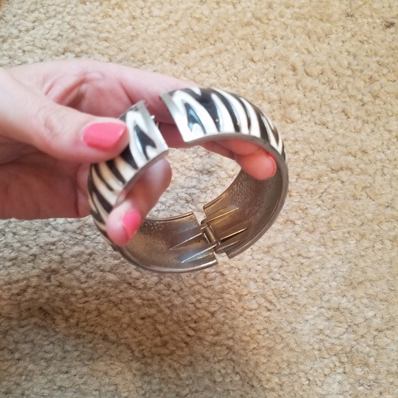 Metal Bangle - Picture 3 of 3